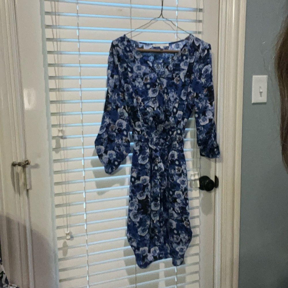 Dress blue floral size M SHEER SLED TIE BELT INCLUDED.